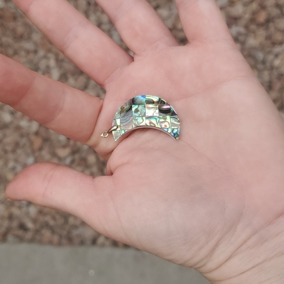 New Natural Abalone Shell Half-Moon Pendant. - Picture 10 of 14